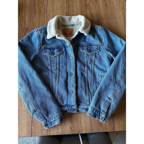 Levi’s Sherpa Trucker Jean Jacket Size Small - Picture 1 of 6